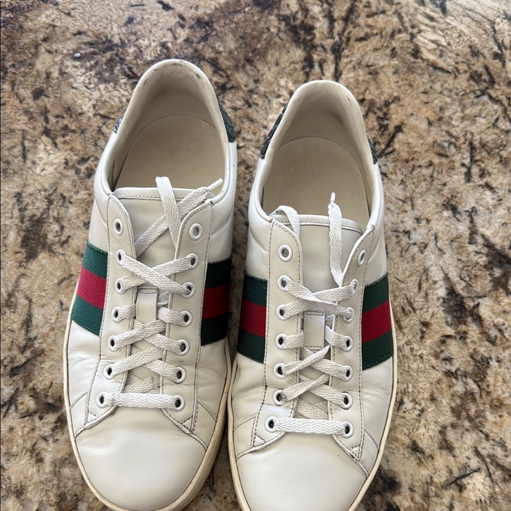 Gucci White Leather Sneakers with Red and Green Accents